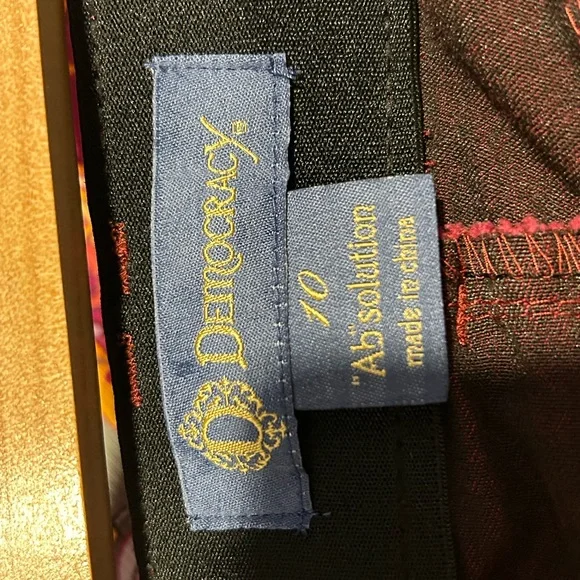 🌻DEMOCRACY Red Slim Jean Pants - Picture 4 of 4